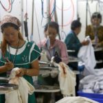 Pour les ouvriers du prêt-à-porter au Cambodge, un cataclysme à venir