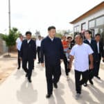 Xi Jinping salue le travail des bnvoles de quartier durant son inspection au Ningxia — Chine Informa...