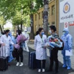 douze patients quittent l'hpital sur la partie continentale — Chine Informations