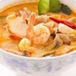Recette : soupe thaï de crevettes et lait de coco au curry rouge ! – L'île aux épices