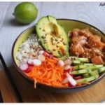 Poke Bowl au saumon mariné soja, miel, sésame