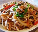 Recette Nouilles chinoises sautées aux légumes et au poulet