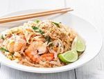 Cyril Lignac révèle sa recette des pad thaï et nous donne envie de filer en Thaïlande