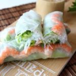 Rouleaux de printemps et sauce à la cacahuète