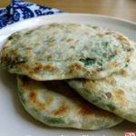 Cong you bing (galette fine aux ciboules) 葱油饼 cōng yóu bǐng
