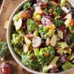 Salade de brocoli crémeuse aux amandes | Une recette SOSCuisine