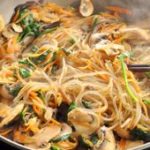 Japchae ( Jab Chae ou Chap Chae) : nouilles sautées champignons & légumes à la coréenne
