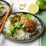 Simple comme une salade de boulettes vietnamiennes