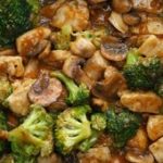 Pollo y vegetales salteados