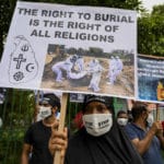 Au Sri Lanka, les morts du Covid-19 peuvent maintenant être enterrés