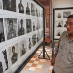 Un photographe détourne des clichés de victimes de la prison S-21 des Khmers rouges