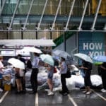 À Hong Kong, la queue pour acheter le dernier numéro d'Apple Daily