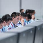 les astronautes de Shenzhou-13 entrent dans le module central de la station spatiale — Chine Informa...