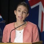 Face à Omicron, Jacinda Ardern met la Nouvelle-Zélande en alerte et annule son mariage