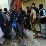 Au moins 56 morts dans l’explosion d’une mosquée au Pakistan