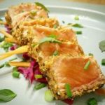 Tataki de saumon et chou rouge en pickles - Gratinez