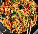 Wok de Nouilles chinoises végétarien - Recettes WetWet