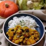 Un curry végétarien chou fleur, potiron, pois chiche