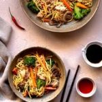 Nouilles sautées au poulet et aux légumes | Cannelle et Coriandre