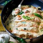 Saumon à la toscane (crème épinards) · Aux délices du palais