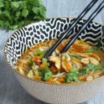 Bouillon thaï au poulet