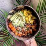 POKE BOWL SAUMON AVOCAT & MANGUE
