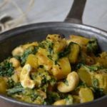 Curry de chou kale et pommes de terre aux noix de cajou - Les recettes de Juliette