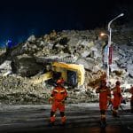 cinq personnes secourues et neuf portes disparues la suite d'un glissement de terrain au Hubei — Chi...
