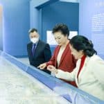 Peng Liyuan discute autour d'un th avec la premire dame du Vietnam — Chine Informations