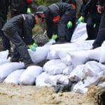 Le ministre chinois des AE adresse ses condolances la Malaisie aprs les fortes pluies et les inondat...