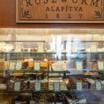 Le “Ruszwurm kremes”, une pâtisserie emblématique sur la sellette